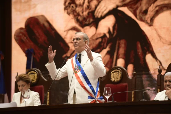 Abinader destaca construcción de puertos turísticos, el gran muelle de Manzanillo y 15 pesqueros
