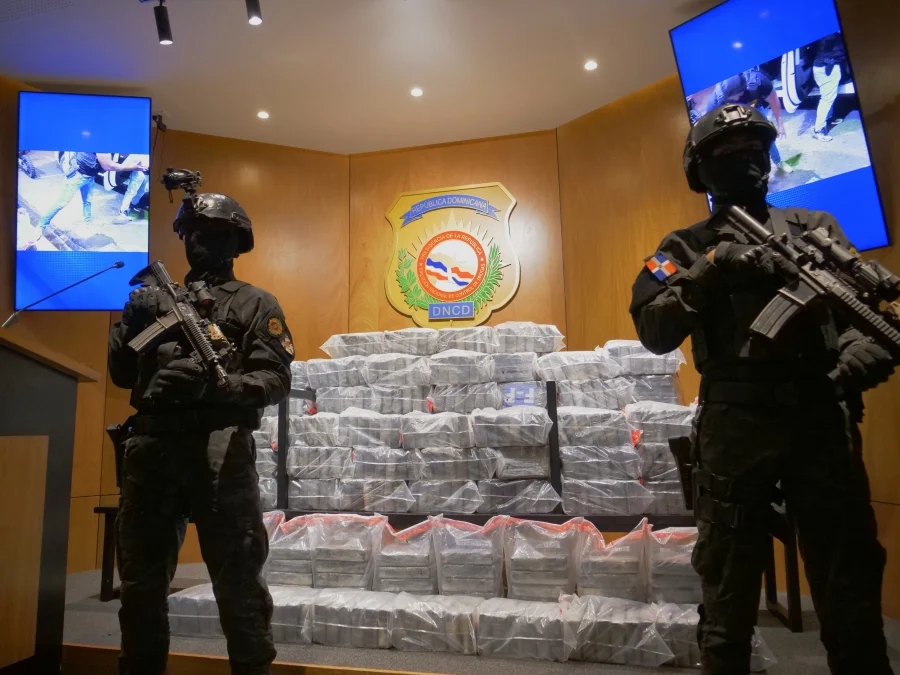 Arrestan tres personas tráfico de dogras; decomisan 626 kilos de cocaína
