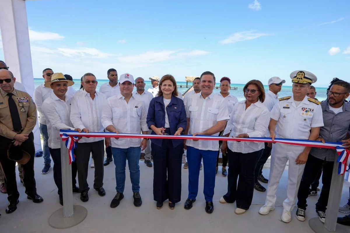 Raquel Peña y Jean Luis Rodríguez inauguran muelle pesquero en Cabo Rojo