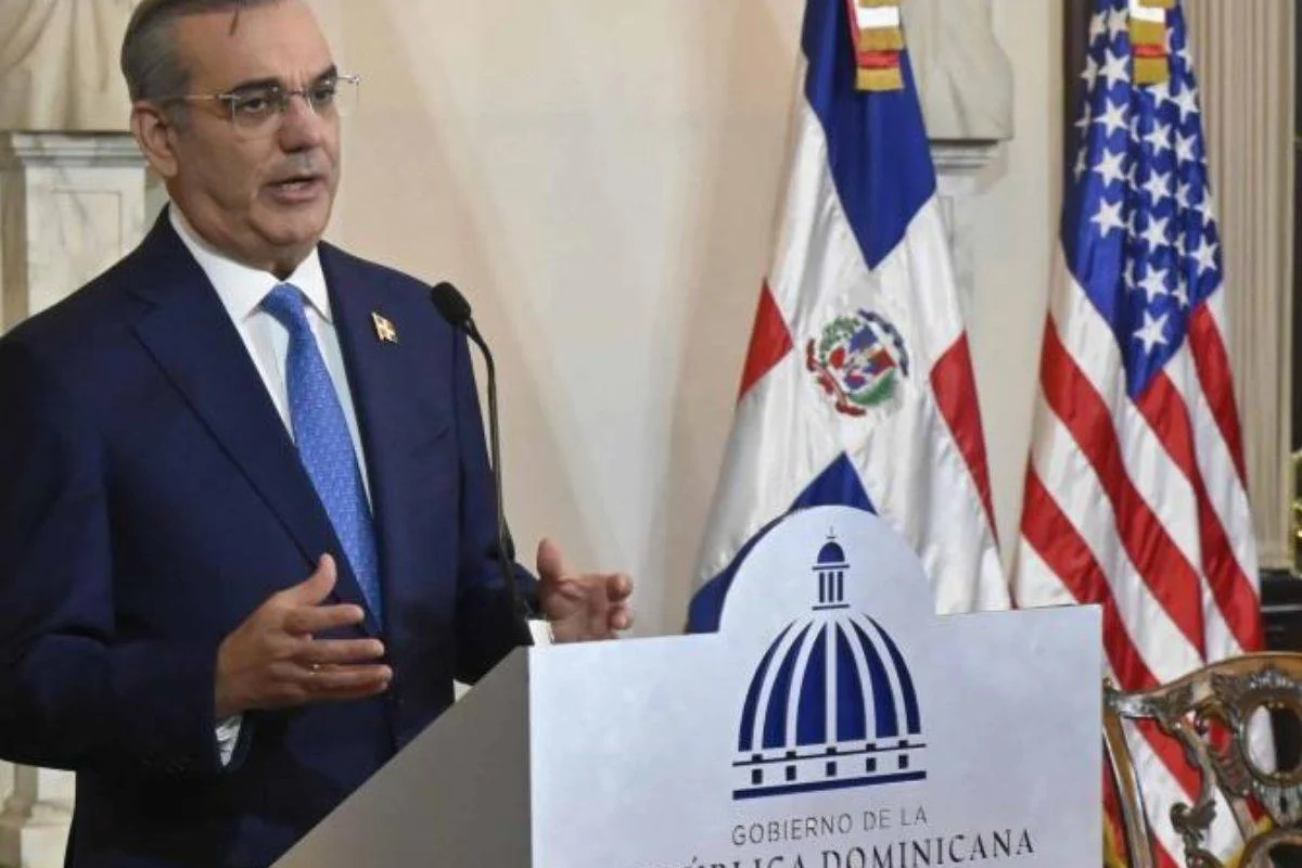 Abi encuestas: Abinader consulta reformas constitucionales por su canal de WhatsApp