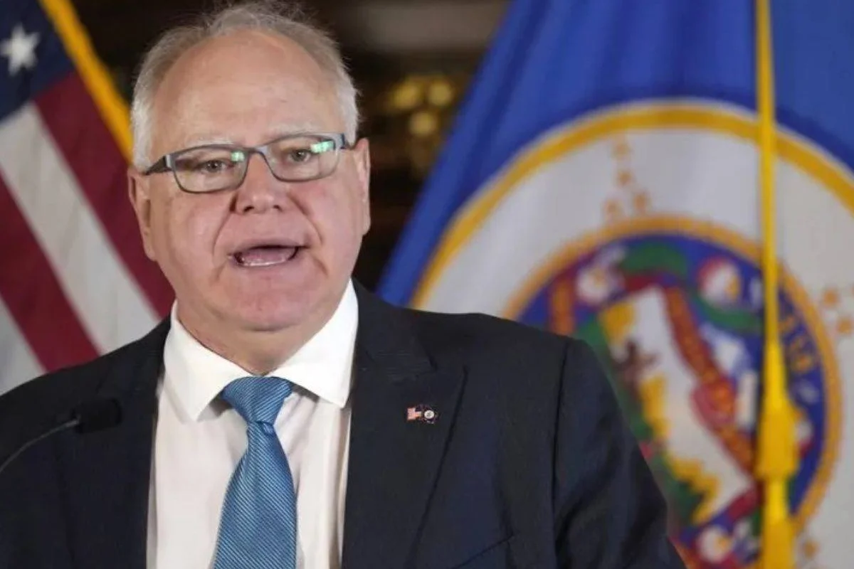 Kamala Harris elige al gobernador de Minnesota, Tim Walz, como compañero de boleta