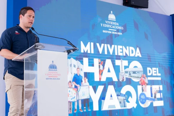 Presidente Abinader y Ministro Bonilla entregan 250 nuevas viviendas en Hato del Yaque, Santiago