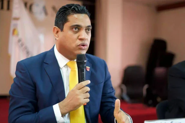 Vicealcaldesa de La Vega rechaza asumir alcaldía tras renuncia de Kelvin Cruz