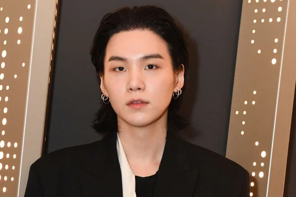 ¿Se queda o se va?, fans piden Suga abandone agrupación de BTS