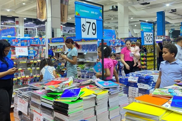 El regreso a clases y la carrera por conseguir los chelitos para uniformes y útiles