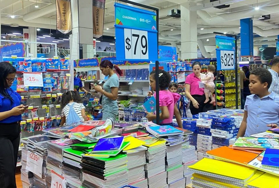 El regreso a clases y la carrera por conseguir los chelitos para uniformes y útiles