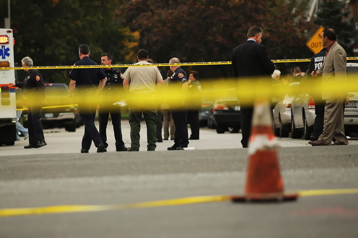 A palos le quita la vida una joven a su tía en Nueva York