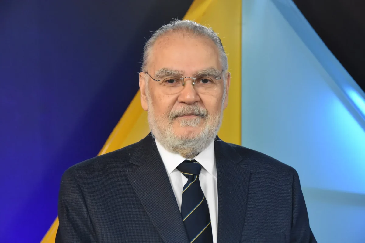 Designan a Miguel Ceara Hatton como superintendente de Salud y Riesgos Laborales