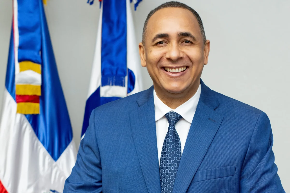 ¡Adivina! Nelson Arroyo es el nuevo vicepresidente ejecutivo de Seguros Reservas