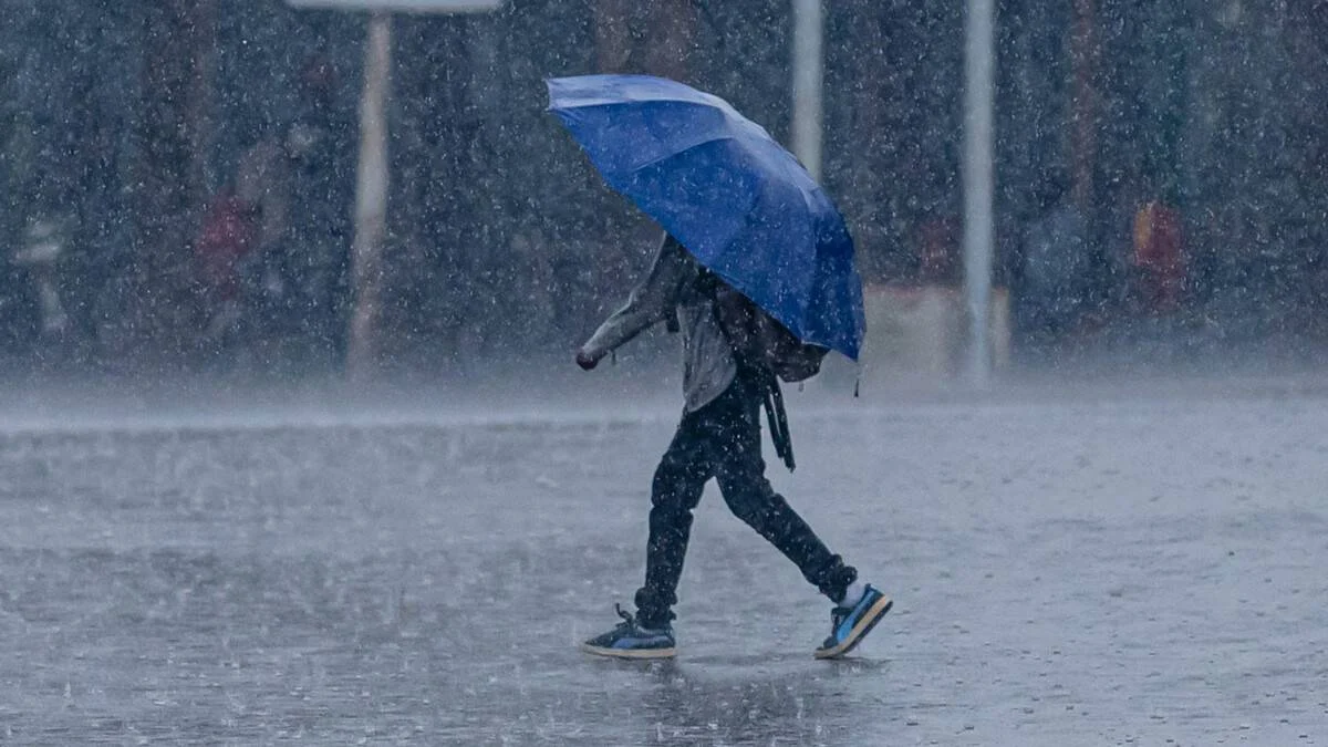 Indomet informa este miércoles lloverá por vaguada y onda tropical 