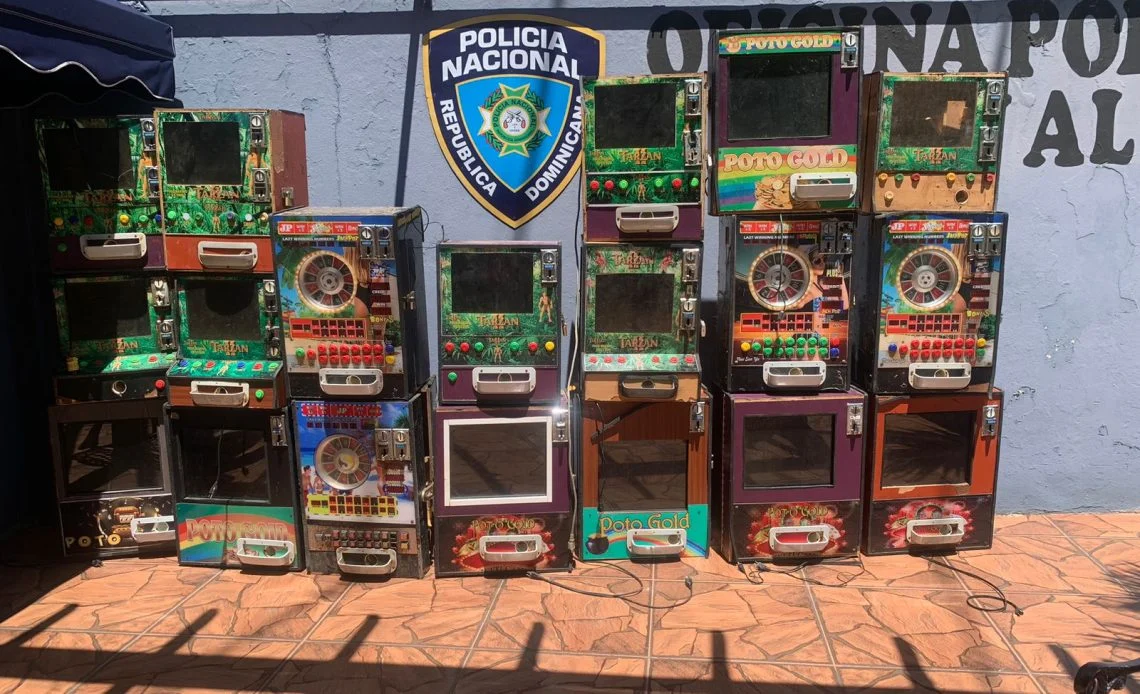 Incautan 19 máquinas tragamonedas que operaban ilegalmente en Capotillo