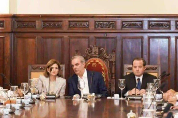 Cien altos funcionarios del Gobierno firmaron acuerdo contra la corrupción