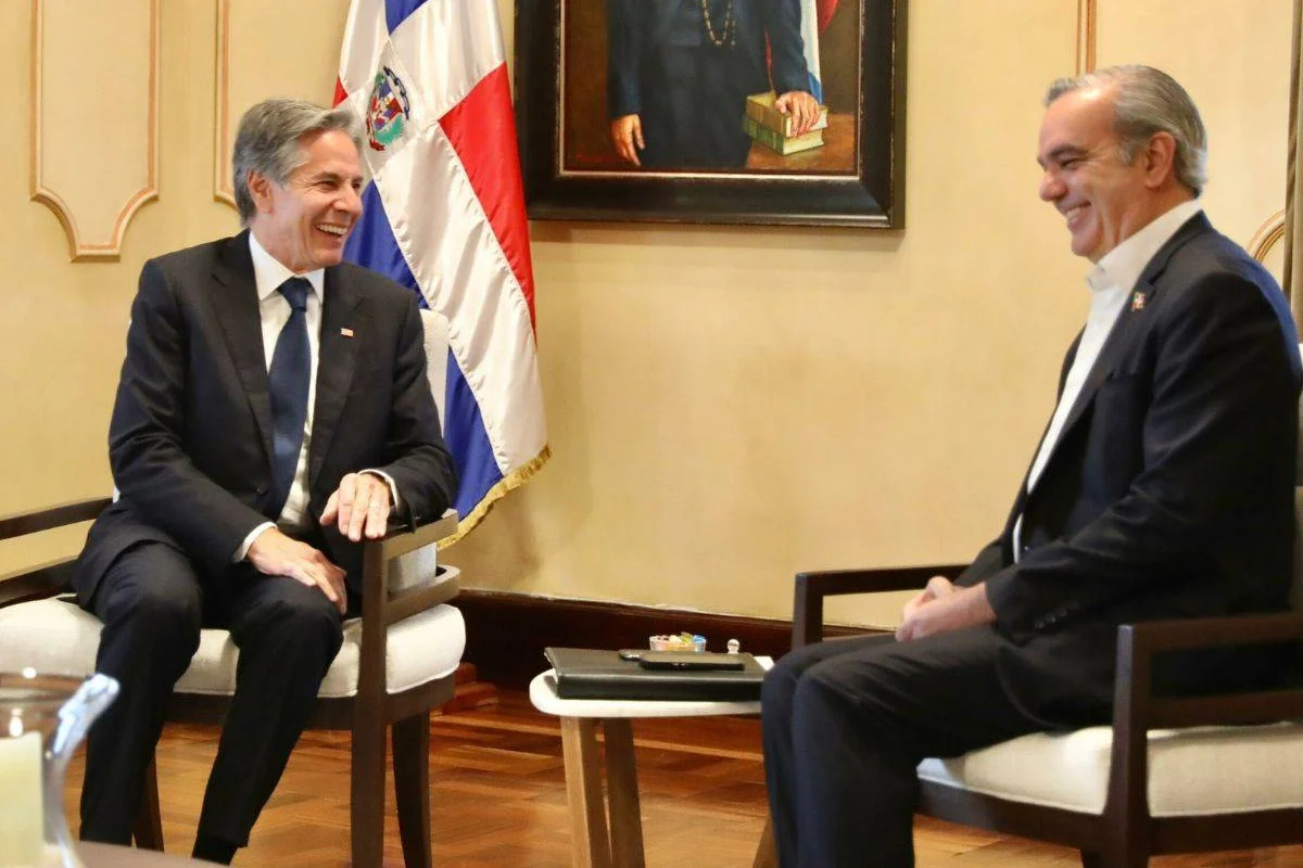 Abinader: 6.5% de los estudiantes y 34% de los partos en RD son de haitianos