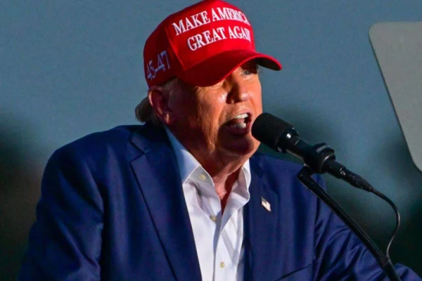 Donald Trump asegura ser "el único que puede evitar la Tercera Guerra Mundial"