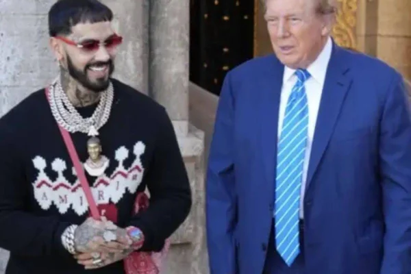 Anuel visita casa de Donald Trump e invita a latinos a votar por él