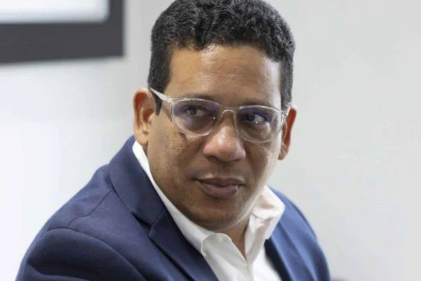 Suspenden de manera "provisional" la licitación para expedir pasaportes electrónicos