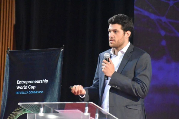 ¡El impacto positivo del sargazo! Conoce cómo SOS Carbon está convirtiendo este 'desastre ambiental' en oportunidades de empleos e innovación