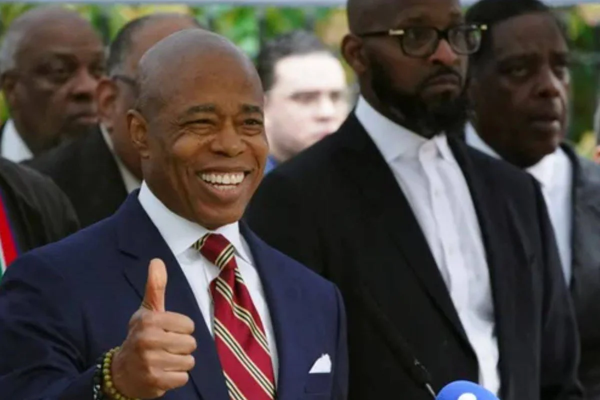 El alcalde de Nueva York, Eric Adams, acude al tribunal por cargos de fraude y soborno