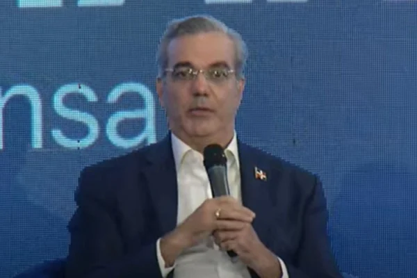 Abinader aclara avión incautado por EE.UU. no estaba a nombre del gobierno de Maduro