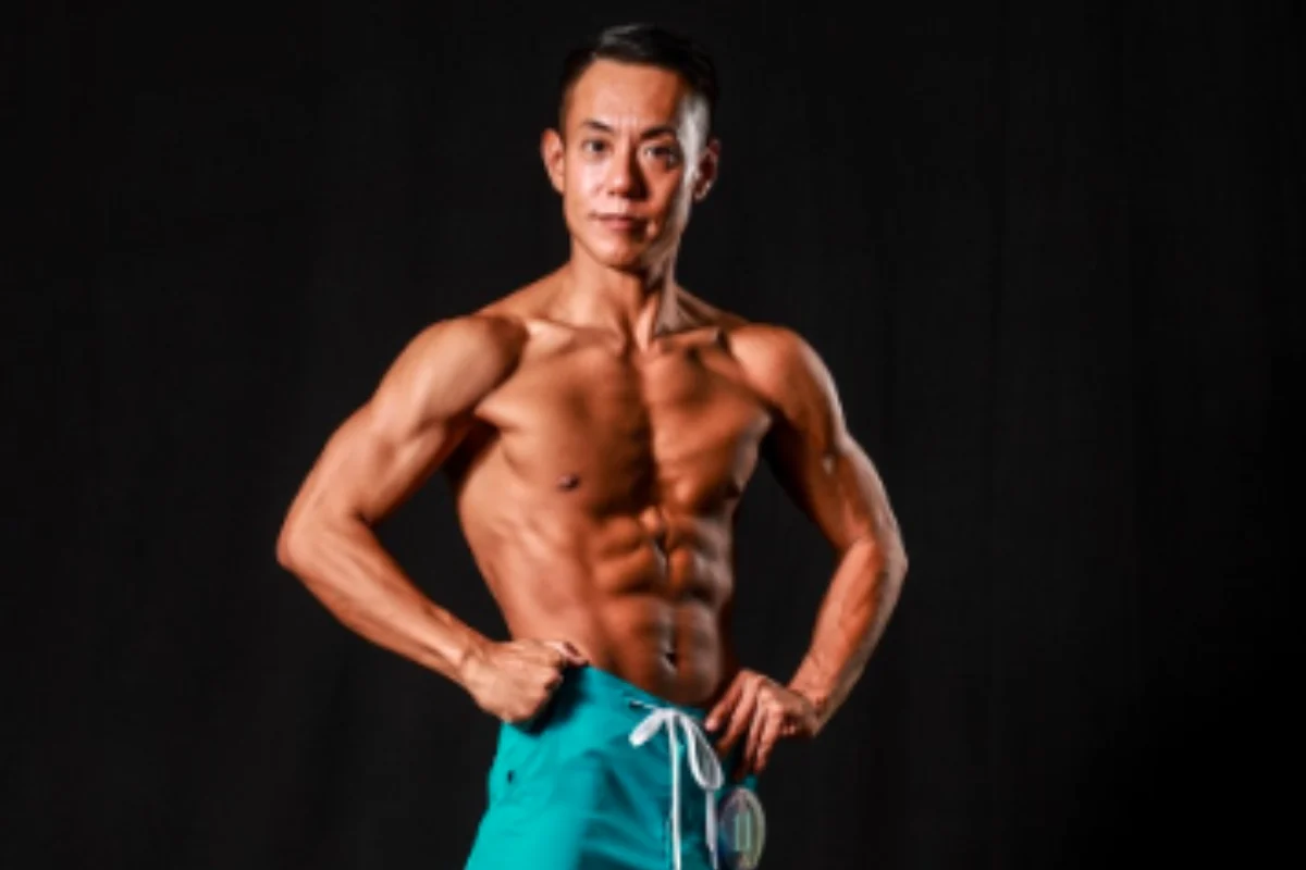 ¡Rutina radical! Culturista asegura que 30 minutos de sueño al día ha “duplicado” su vida