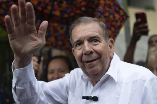 Edmundo González se suma a la lista de opositores venezolanos en España