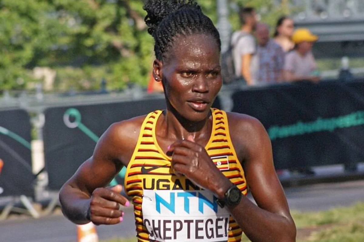 Presunto asesino de Rebecca Cheptegei muere tras sufrir quemaduras durante el acto