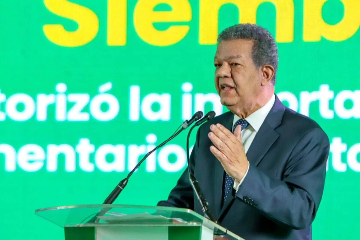 Leonel advierte sobre amenazas a la seguridad y privacidad durante encuentro con la prensa