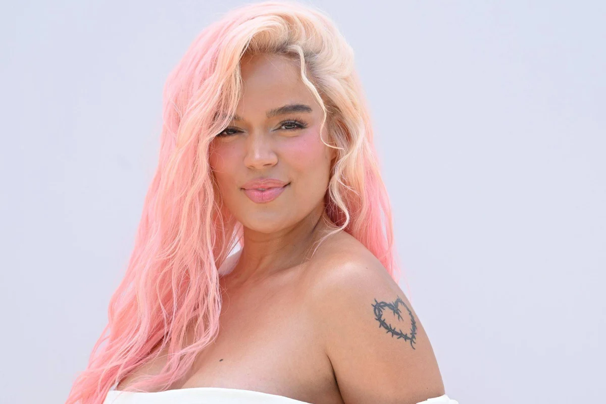 Karol G anuncia “merecidas vacaciones” tras meses de giras internacionales