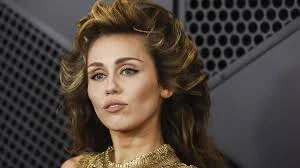¡Caos musical! Demandan a Miley Cyrus  por presunto plagio a Bruno Mars