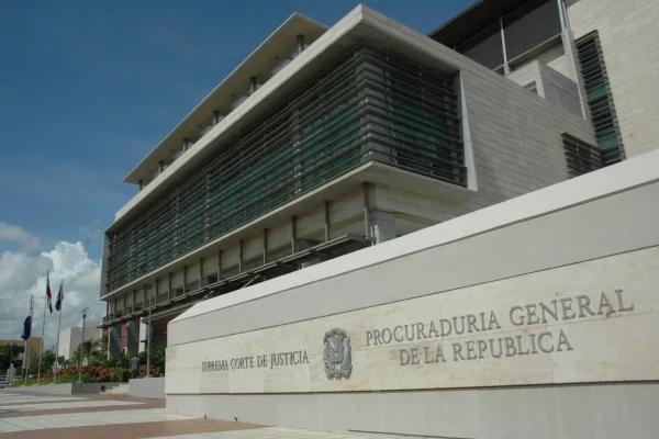 Realizan allanamientos simultáneos contra el narcotráfico y lavado de activos en el país
