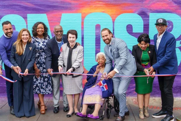 Sonia Guzmán y autoridades dominicanas inauguran primer mural en Washington D.C.