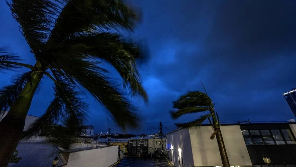 Milton golpeó centro de Florida en una noche con millones de desplazados