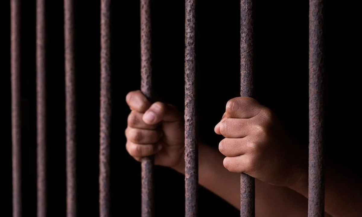 15 años a hombre que causó la muerte de una persona e hirió a otra en SDE