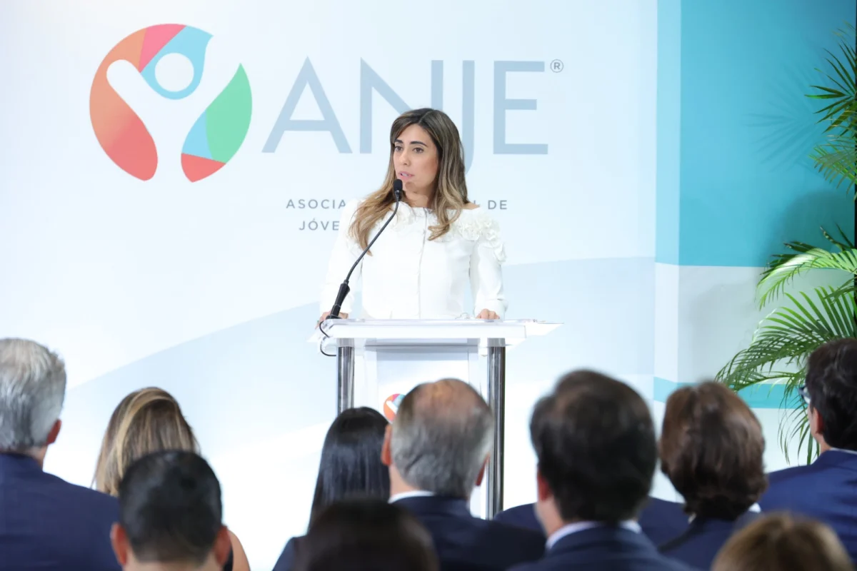 ANJE juramenta nueva junta directiva para el período 2025, liderada por Claudia Finke