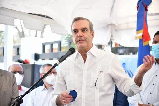 Abinader encabeza graduación histórica de los primeros 1,016 policías formados bajo la reforma policial