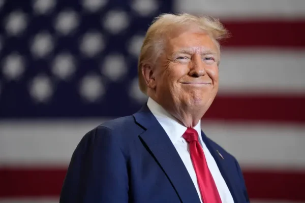 Donald Trump viajará a París para asistir a la reapertura de Notre Dame