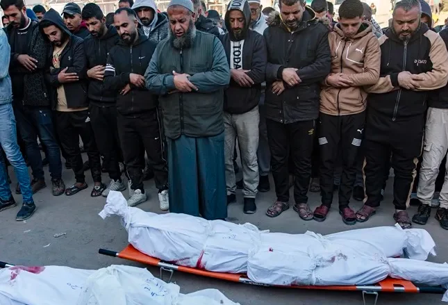 Israel confirma el ataque a una escuela de Gaza y acusa a Hamás de usar “escudos humanos”