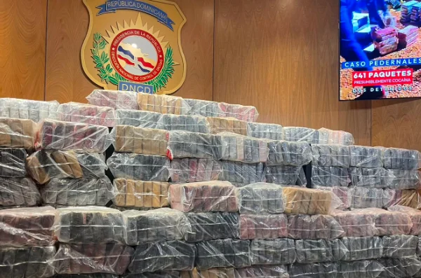 DNCD incauta 641 paquetes de presunta cocaína frente a costas de Pedernales