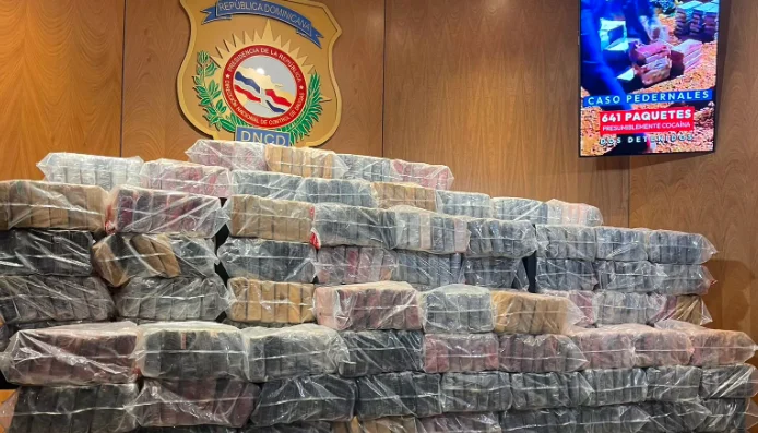DNCD incauta 641 paquetes de presunta cocaína frente a costas de Pedernales