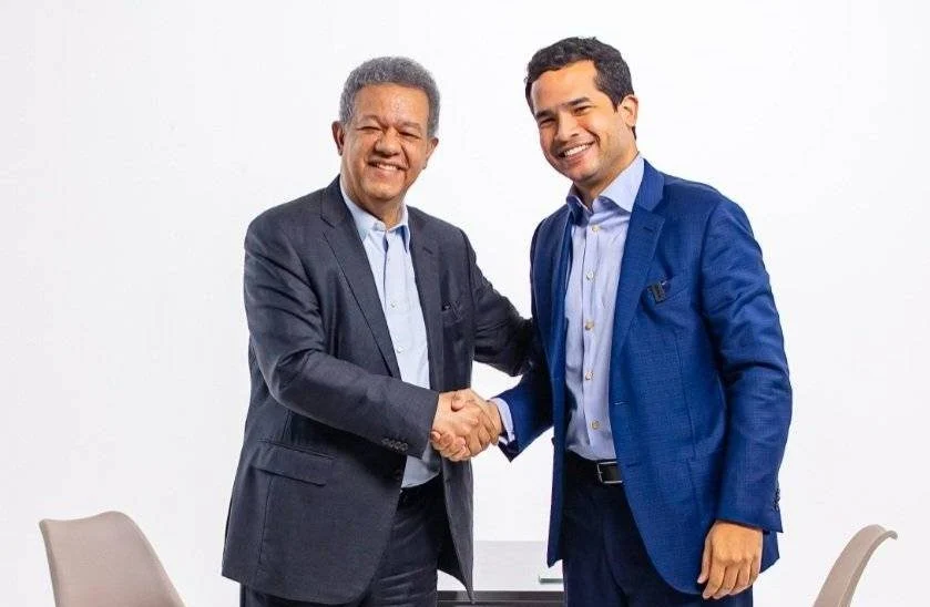 Leonel Fernández felicita a su hijo Omar Fernández en su cumpleaños