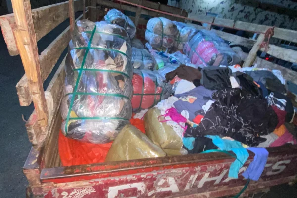 Ocupan más de 291 libras de marihuana dentro de pacas de ropas usadas en Pedernales