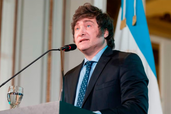 Milei anuncia bajada del 90 % de los impuestos y “motosierra profunda” para 2025 en Argentina