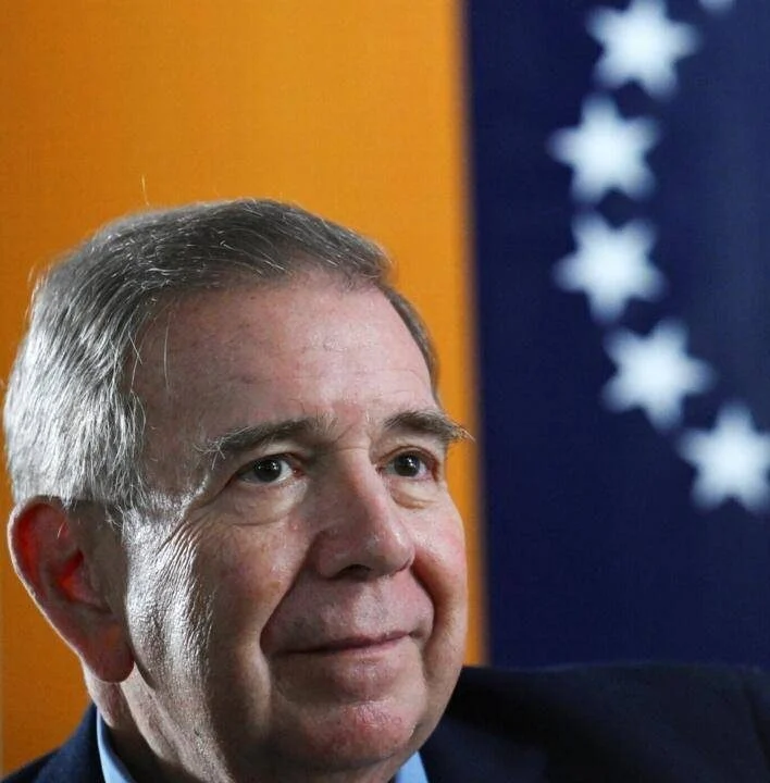 Edmundo González llega a Guatemala tras salir de República Dominicana, en la continuidad de su gira por América
