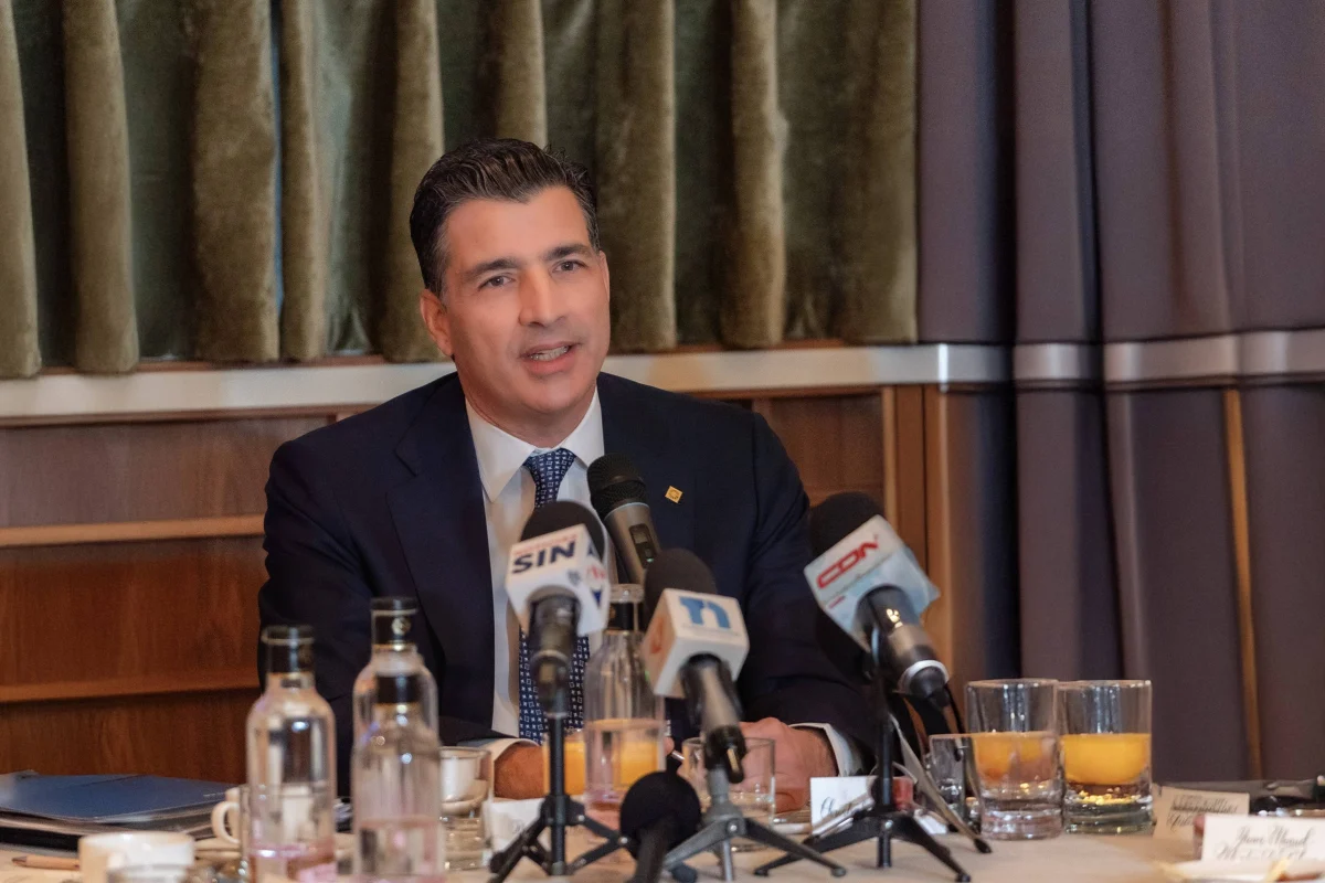 Presidente ejecutivo del Banco Popular resalta medidas monetarias para estimular la economía