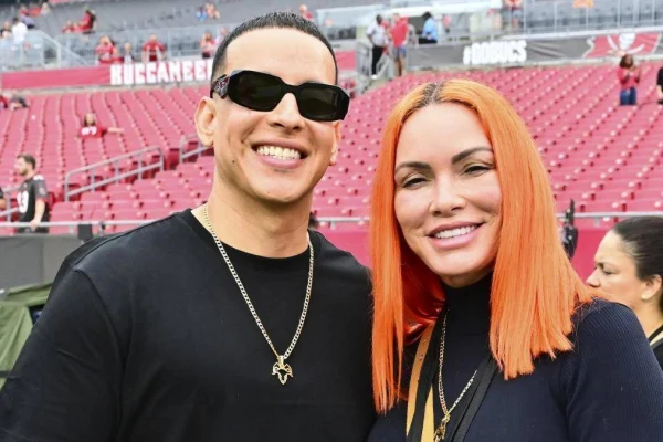 Daddy Yankee y su esposa acuerdan seguir con la entrega de documentos en el litigio corporativo