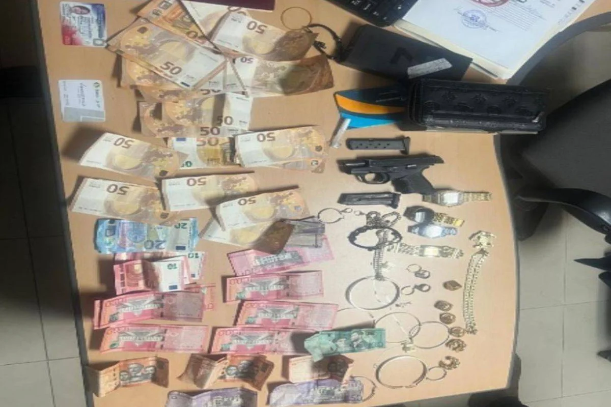 Capturan a dos hermanos acusados de asalto violento a tío en Zona Colonial
