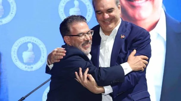 Alianza País hace llamado a Abinader para que no reciba a Edmundo González