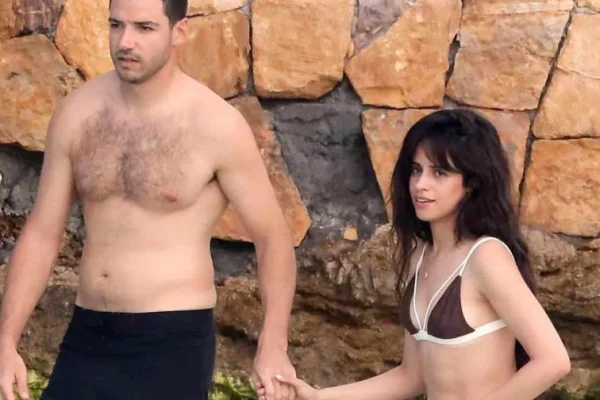 Camila Cabello estrena romance con el multimillonario Henry Junior Chalhoub