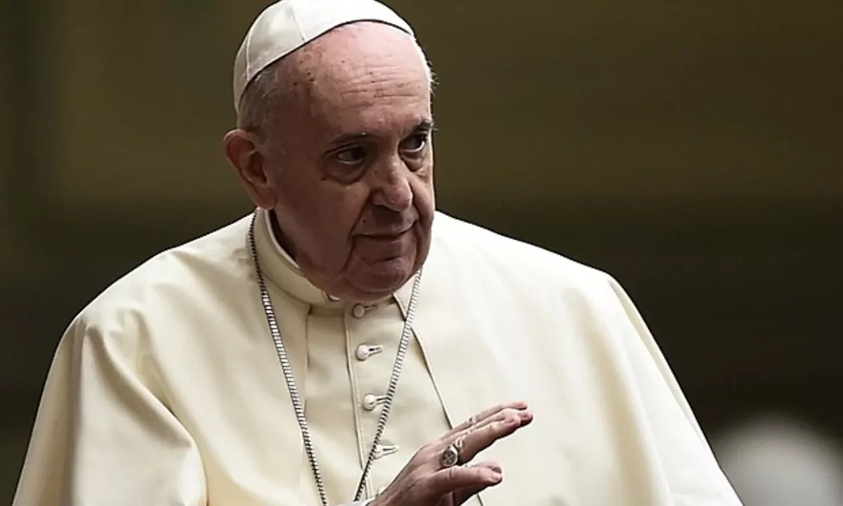 El papa Francisco tuvo una noche tranquila, pero sigue bajo observación médica