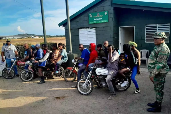 Ejército detiene 14 haitianos indocumentados en Montecristi y 15 en Santiago Rodríguez